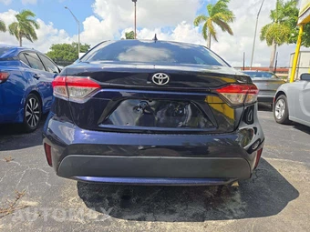 2020 Toyota Corolla LE Sedan – miniatura 3