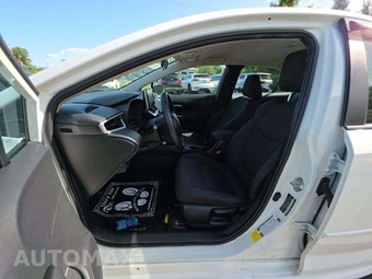 2020 Toyota Corolla LE Sedan – miniatura 6