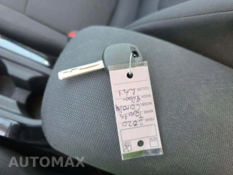 2020 Toyota Corolla LE Sedan – miniatura 8