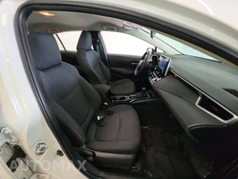 2020 Toyota Corolla LE Sedan – miniatura 18