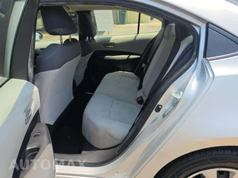 2020 Toyota Corolla LE Sedan – miniatura 10