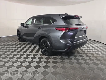 2020 Toyota Highlander LE – miniatura 6