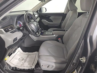 2020 Toyota Highlander LE – miniatura 7
