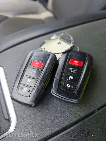 2020 Toyota Highlander LE – miniatura 8