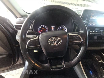 2020 Toyota Highlander LE - miniatura 10