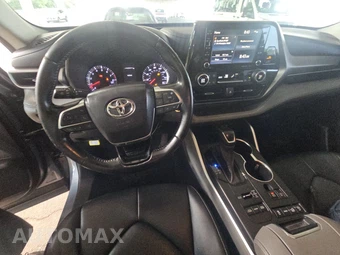 2020 Toyota Highlander LE - miniatura 11