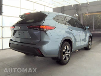 2020 Toyota Highlander LE - miniatura 4