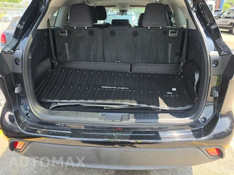 2020 Toyota Highlander LE – miniatura 17