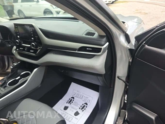 2020 Toyota Highlander LE – miniatura 20
