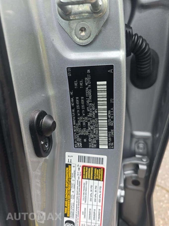 2020 Toyota Highlander LE – miniatura 5