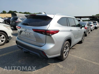 2020 Toyota Highlander XLE - miniatura 4