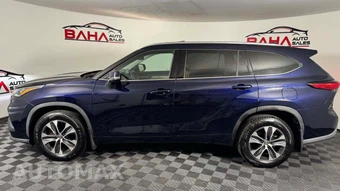 2020 Toyota Highlander XLE - miniatura 4