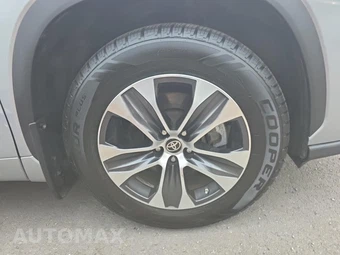 2020 Toyota Highlander XLE - miniatura 9