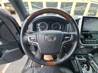 2020 Toyota Land Cruiser Heritage Edition - miniatura 16