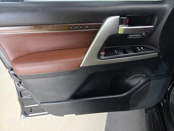 2020 Toyota Land Cruiser - miniatura 9
