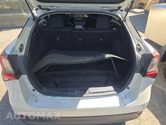 2020 Toyota Prius LE – miniatura 14