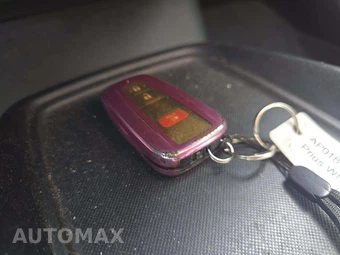 2020 Toyota Prius LE – miniatura 8