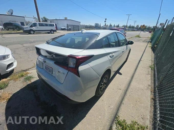 2020 Toyota Prius LE - miniatura 3