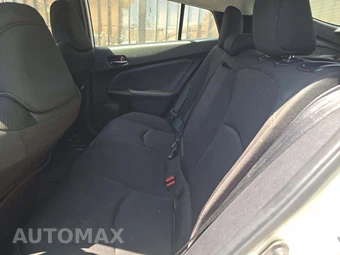 2020 Toyota Prius LE – miniatura 13