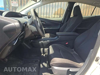 2020 Toyota Prius LE – miniatura 6