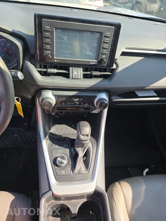 2020 Toyota RAV4 Hybrid LE - miniatura 11