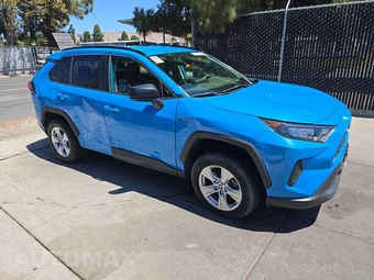 2020 Toyota RAV4 Hybrid LE – miniatura 3
