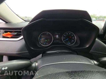 2020 Toyota RAV4 Hybrid LE – miniatura 9