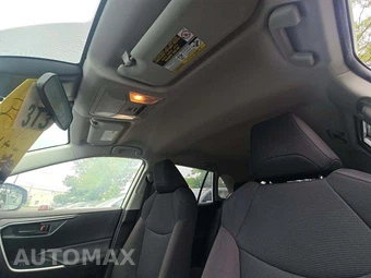 2020 Toyota RAV4 Hybrid LE – miniatura 11