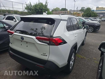 2020 Toyota RAV4 Hybrid LE – miniatura 3