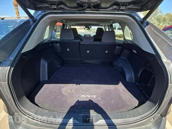 2020 Toyota RAV4 Hybrid XLE – miniatura 11