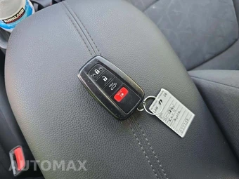 2020 Toyota RAV4 Hybrid XLE – miniatura 5