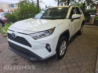 2020 Toyota RAV4 Hybrid XLE