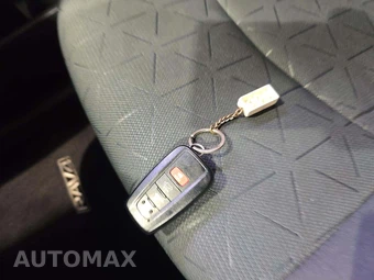 2020 Toyota RAV4 Hybrid XLE - miniatura 8