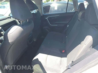 2020 Toyota RAV4 LE – miniatura 13