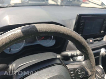 2020 Toyota RAV4 LE – miniatura 21