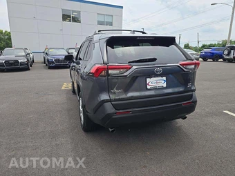 2020 Toyota RAV4 LE - miniatura 2