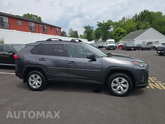 2020 Toyota RAV4 LE - miniatura 4