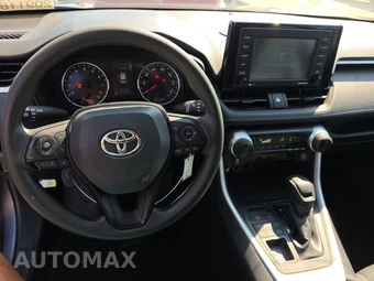 2020 Toyota RAV4 LE – miniatura 11
