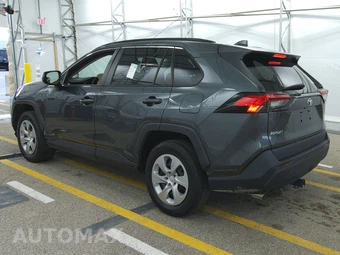 2020 Toyota RAV4 LE – miniatura 6