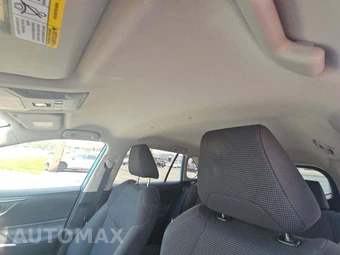 2020 Toyota RAV4 LE - miniatura 11