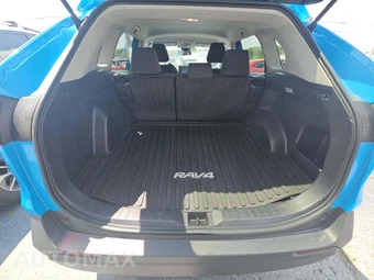 2020 Toyota RAV4 LE - miniatura 14