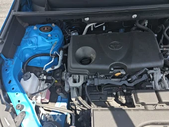 2020 Toyota RAV4 LE - miniatura 21
