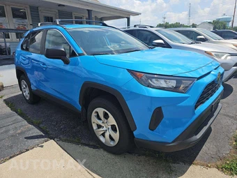 2020 Toyota RAV4 LE - miniatura 4