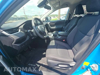 2020 Toyota RAV4 LE - miniatura 6