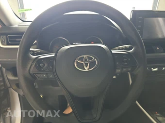 2020 Toyota RAV4 LE - miniatura 10