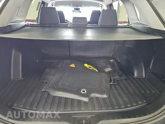 2020 Toyota RAV4 LE - miniatura 16