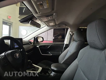 2020 Toyota RAV4 LE - miniatura 17