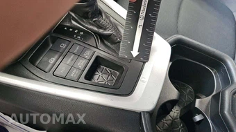 2020 Toyota RAV4 LE - miniatura 24