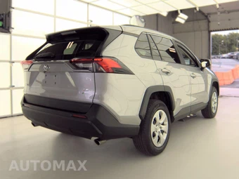 2020 Toyota RAV4 LE - miniatura 4