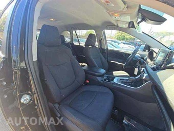 2020 Toyota RAV4 LE - miniatura 18